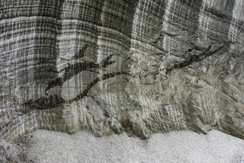 Drawings in the salt layers